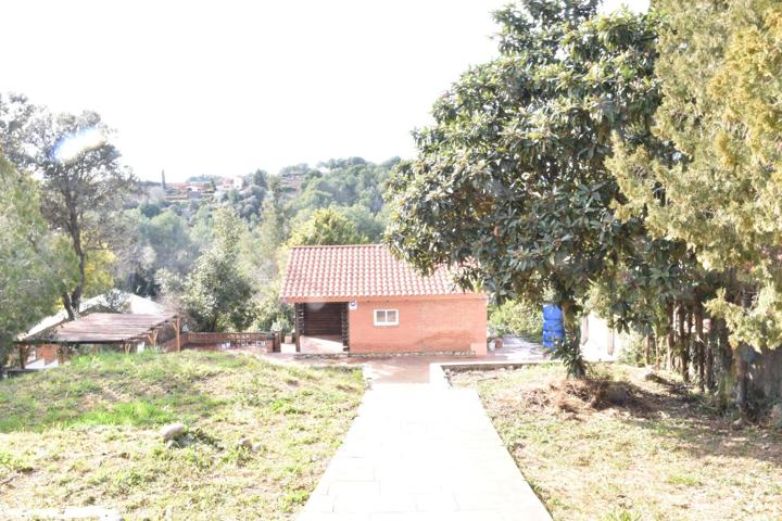 CASA EN PIERA CON GRAN PARCELA photo 0