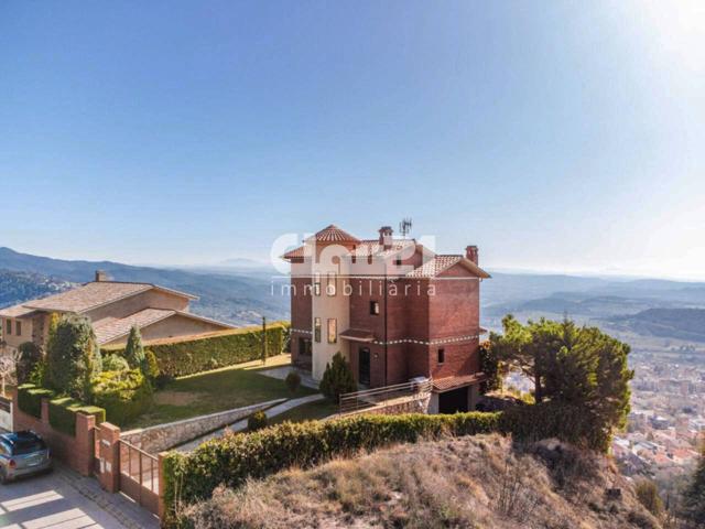 Xalet en venta en Berga photo 0