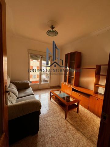 SE VENDE VIVIENDA MUY LUMINOSA ZONA FERIA photo 0