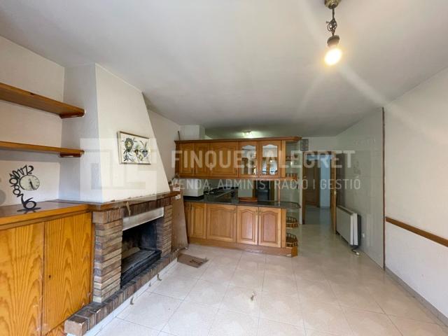 Piso En venta en La Pobla De Segur photo 0