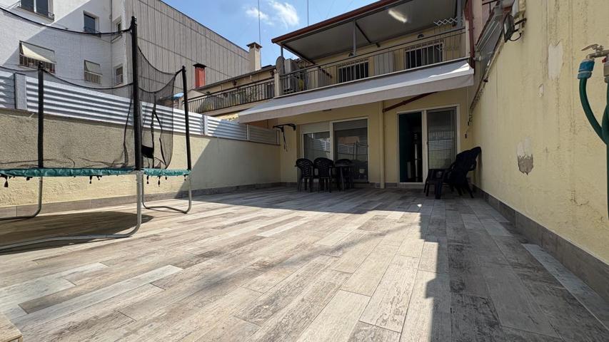 Casa totalment reformada a la zona semi centre — llesta per entrar a viure photo 0