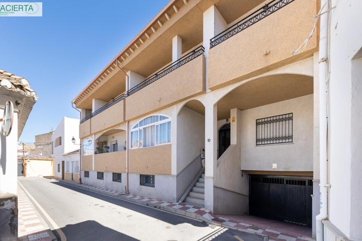 Piso de un dormitorio con patio y cochera cerrada. photo 0