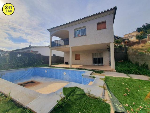 Casa en venta en c. arboç, 40, Aiguaviva Parc, Vidreres photo 0