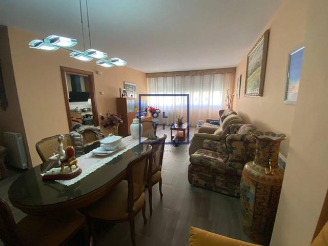 Piso en venta en Castellar del Vallès photo 0
