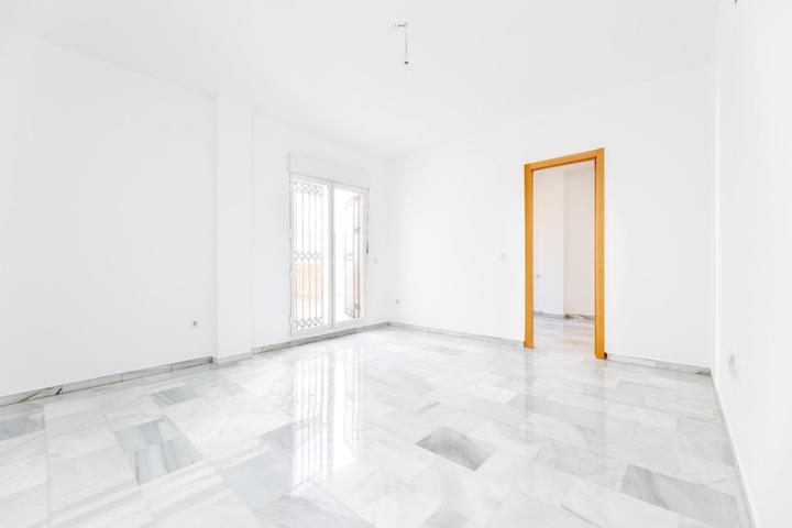 Piso de un dormitorio con patio y cochera cerrada. photo 0
