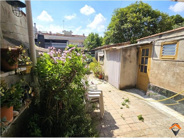 ¡Casa amplia con patio de 150 m² en la mejor zona del Eixample, Sabadell! photo 0
