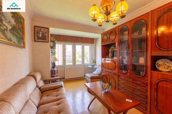 Estupenda oportunidad de venta en zona Avda. Los Castros photo 0