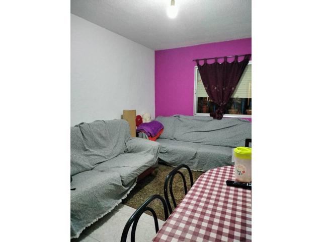 Piso en venta en Reyes photo 0