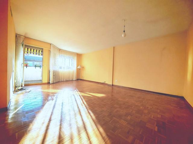 Piso En venta en Calle Doctor Bastos, Zona Norte, Majadahonda photo 0