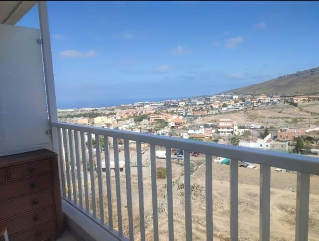 Piso en venta en Adeje de 78 m2 photo 0