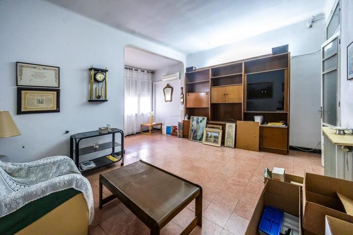 FANTÀSTICA CASA PER A REFORMAR A LA MATEIXA AVENIDA BARBERÁ photo 0