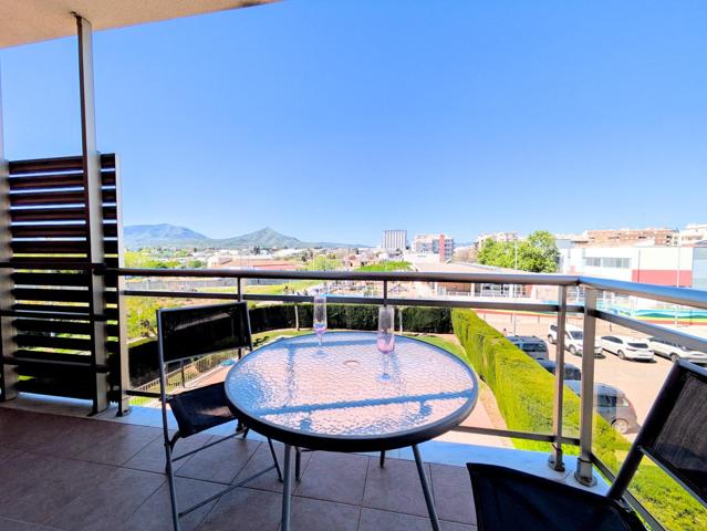 PISO EN VENTA CON PISICINA Y JARDIN photo 0