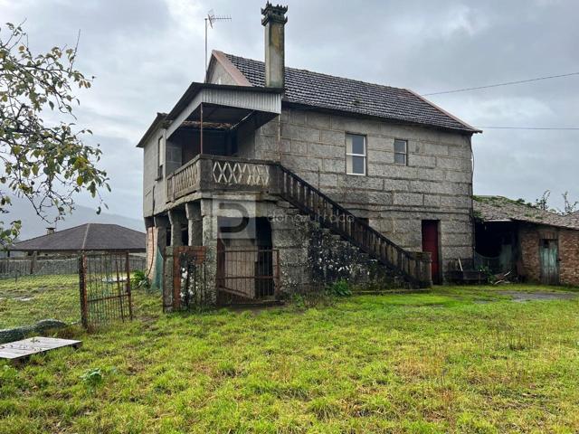 OPORTUNIDAD DE 2 CASAS RUSTICAS CON GRAN PARCELA photo 0