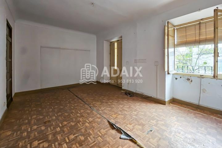 Piso en Venta en Úbeda, Jaén photo 0
