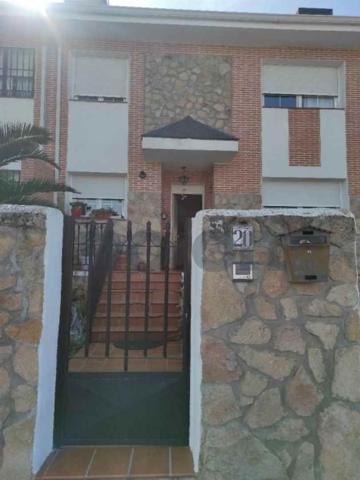 Unifamiliar Pareada En venta en Calle Del Planeta Tierra, 20, Parla Este, Parla photo 0