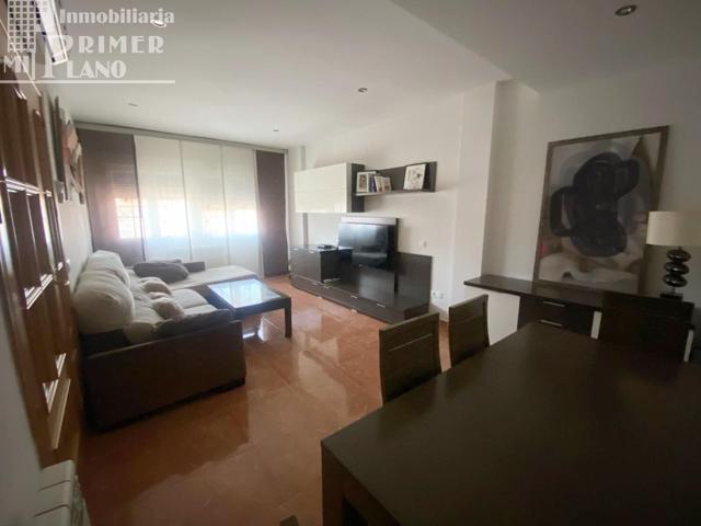 Venta de Casa-Chalet Adosado en Tomelloso – ¡Perfecta para tu familia! photo 0