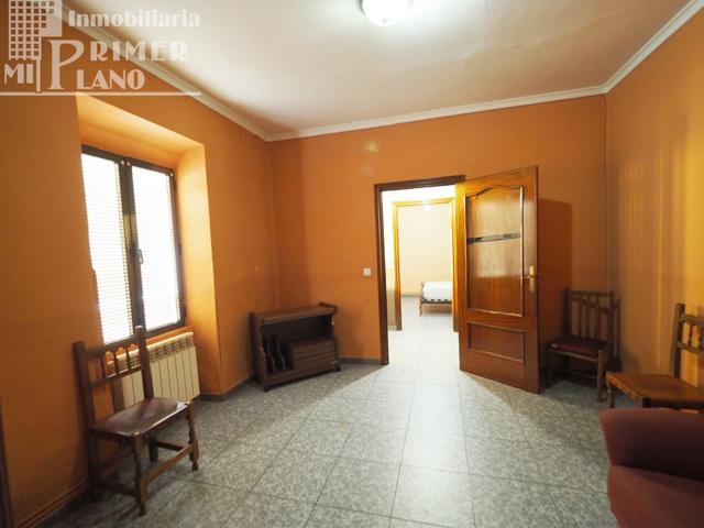 *Casa de planta baja junto a c-Oriente, de 226 m2 de superficie, 3 dormitorios, garaje y patio* photo 0