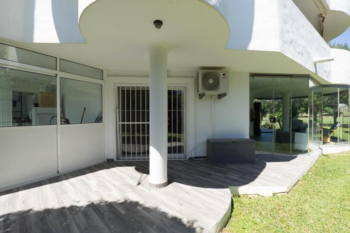 Moderna Casa en Mijas Golf con Vistas al Campo de 3 Dormitorios y con Piscina Comunitaria photo 0