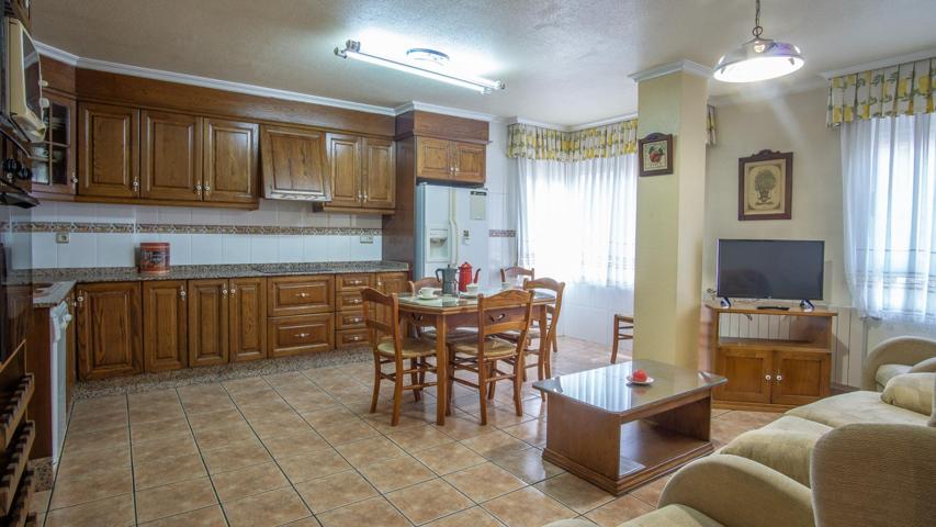 Piso luminoso, totalmente amueblado con plaza de garaje y trastero en la terraza photo 0