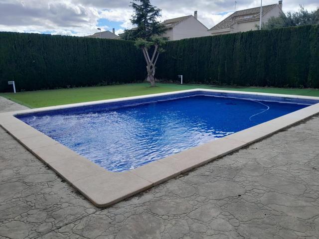Unifamiliar Pareada En venta en El Carme-Sant Agustí-Bonavista, L'Eliana photo 0