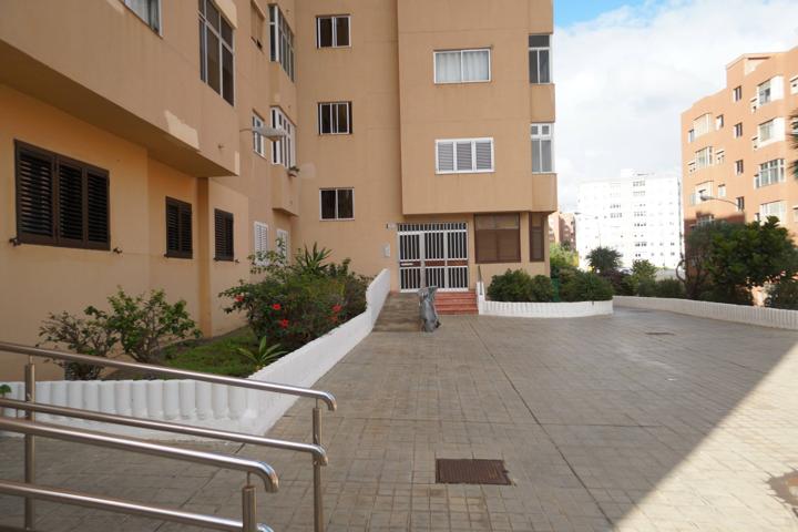 Amplio piso en Urbanización Copherfam photo 0