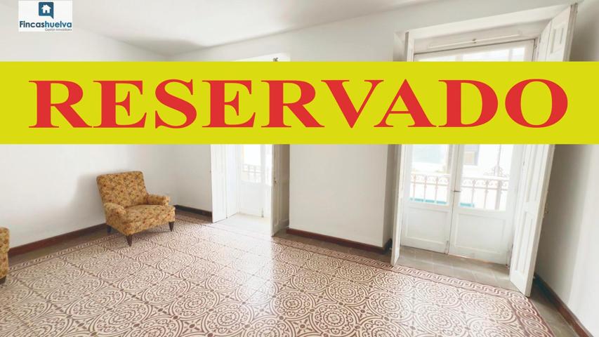 PISO SEÑORIAL CON ENCANTO HISTÓRICO JUNTO AL GRAN TEATRO DE HUELVA photo 0
