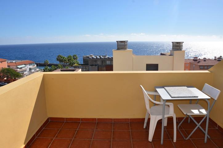 Acogedor piso de 1 habitación con acceso a terraza privada y vistas al mar photo 0