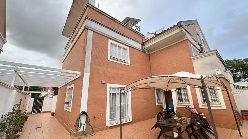 GRAN CHALET EN VISTALEGRE JUNTO UNIVERSIDAD DE HUELVA photo 0