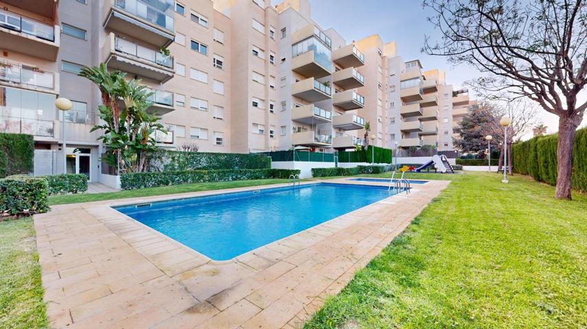 Bajo vivienda con terraza de 3 dormitorios con piscina comunitaria photo 0