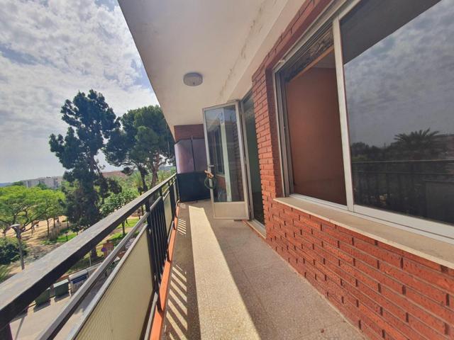 Piso a la venta en Manises photo 0