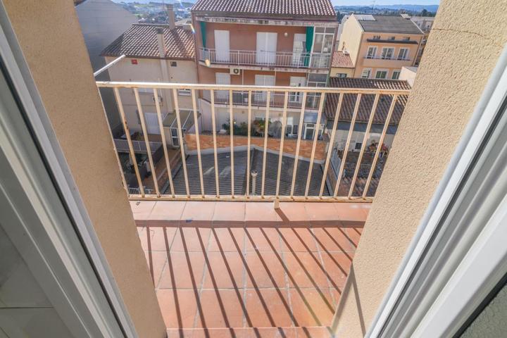 Amplio piso de 3 habitaciones con párquing photo 0