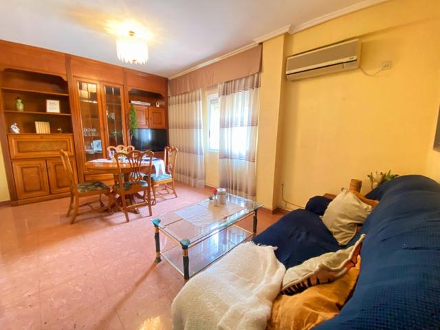 ¡Oportunidad única en Valencia! Piso luminoso y bien ubicado en zona residencial tranquila photo 0