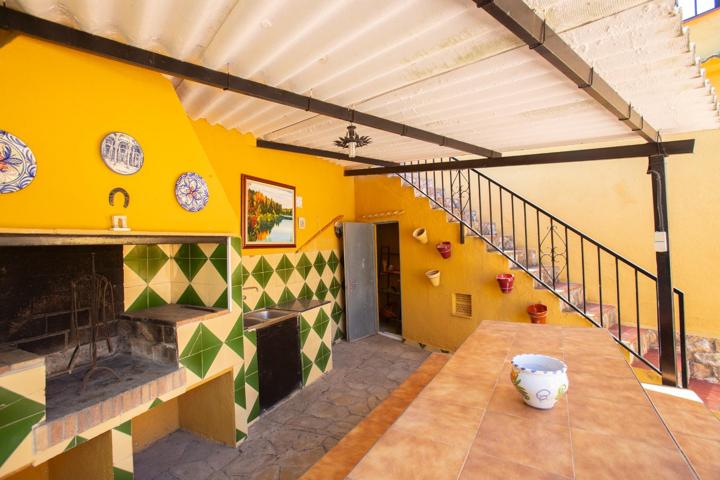 Chalet en Creixell con Garaje, Alberca y Amplio Jardín photo 0