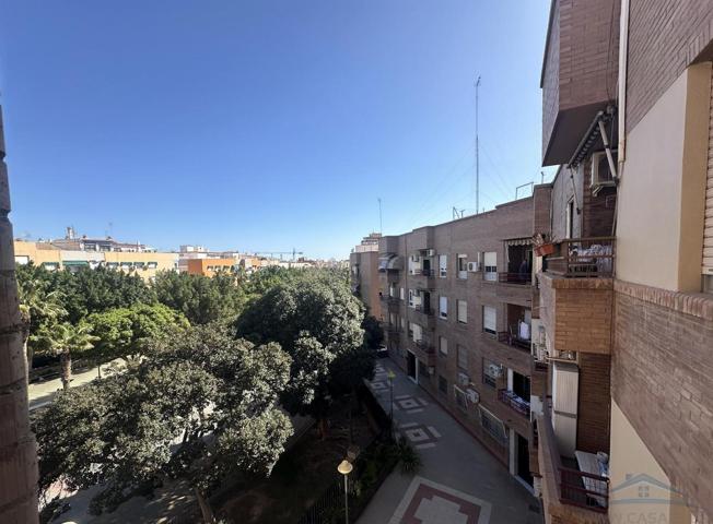 Piso En alquiler en Calle Granada , Almería photo 0