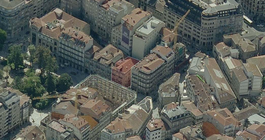 Edificio en venta en Vigo de 1157 m2 photo 0