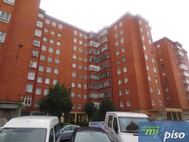 Piso en venta en Hospital-Rondilla-Santa Clara photo 0