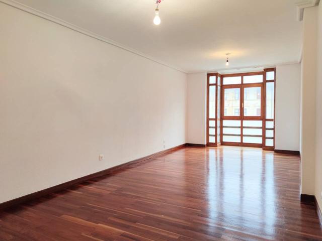 PISO DE TRES HABITACIONES CON ASCENSOR photo 0