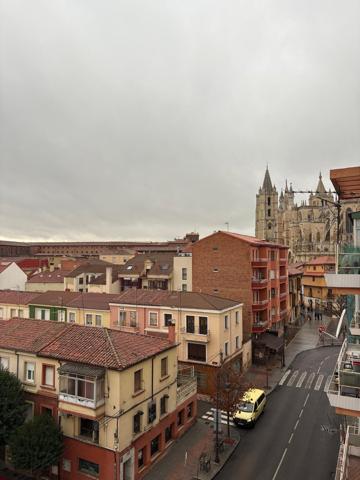 Piso con vistas a la catedral photo 0