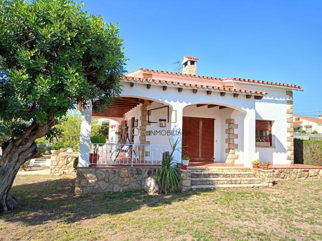 Casa independiente de 3 habitaciones con jardin, piscina, garaje en Llorenç del Penedès photo 0