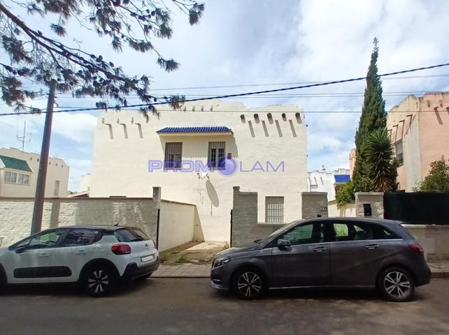 PAREADO PALOMARES DEL RIO - AVDA ALMENSILLA photo 0