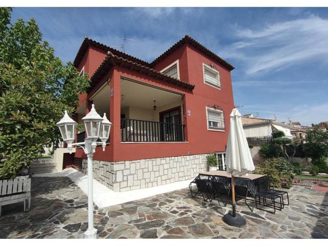 Villa En venta en Bargas photo 0