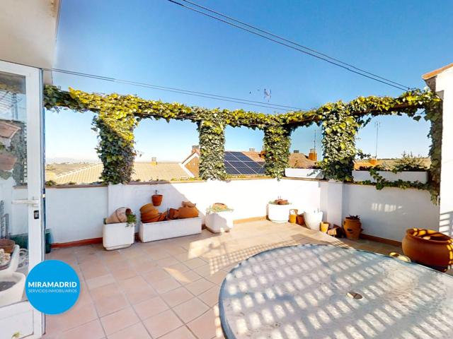 Unifamiliar Pareada En venta en Calle De Valle De La Fuente Grande, Casco Urbano, Paracuellos De Jarama photo 0