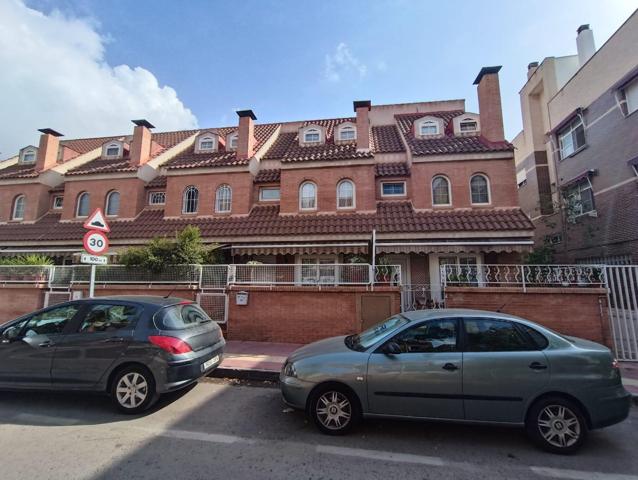 OPORTUNIDAD, SE VENDE ESTUPENDO CHALET ADOSADO EN CABEZO TORRES photo 0