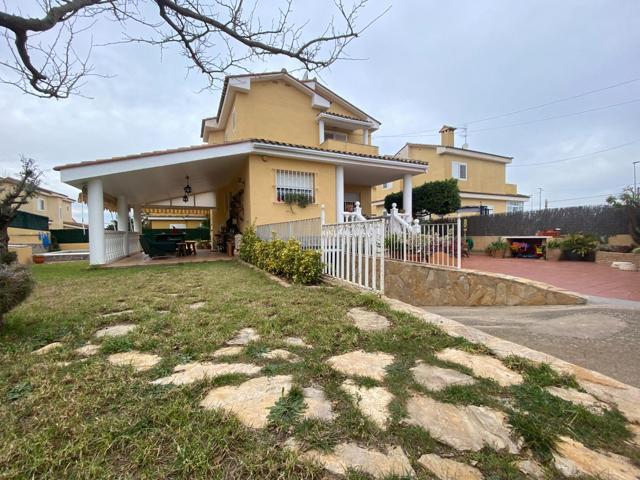 EXCLUSIVO CHALET EN LA POBLA DE VALLBONA photo 0