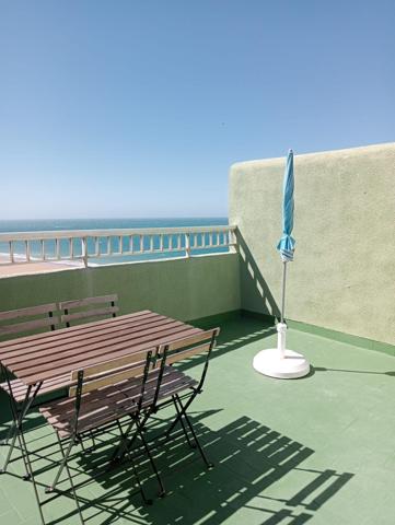 Estupendo ático en la playa VIctoria para alquiler de verano y anual. photo 0