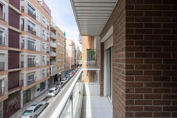 Piso en venta en calle Santa Clotilde, junto a Hipercor, con plaza de garaje photo 0