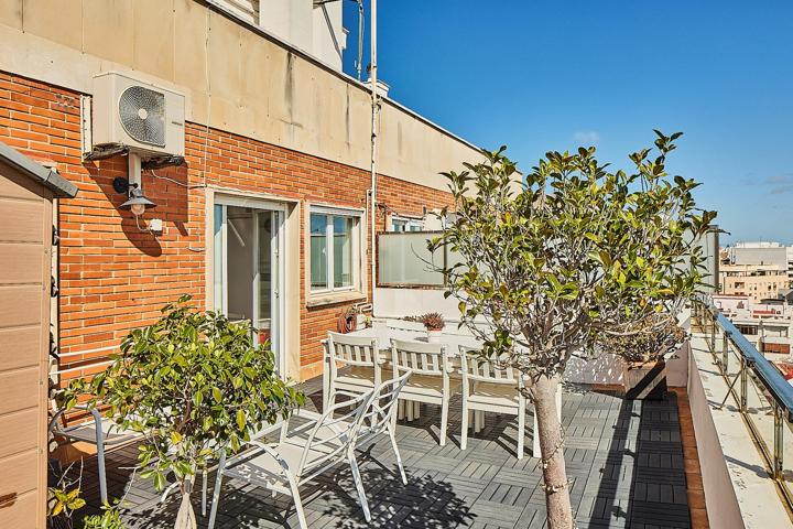 ÁTICO ÚNICO CON TERRAZA DE 60M2 Y VISTAS EN LA AVENIDA PRINCIPAL, A 5 MIN DE LA PLAYA photo 0
