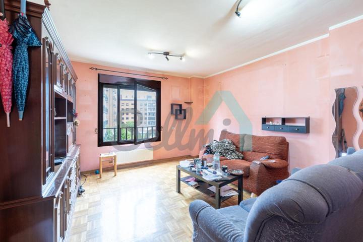 Piso en venta en Oviedo de 95 m2 photo 0