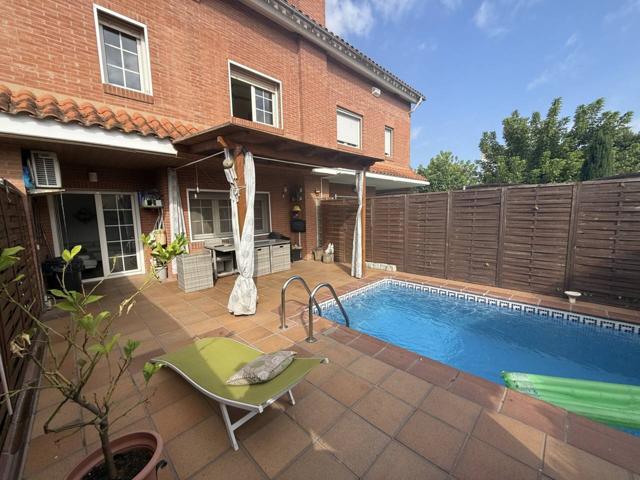 Exclusiva casa con jardín, piscina, bodega y buhardilla – ¡Lista para entrar a vivir! photo 0