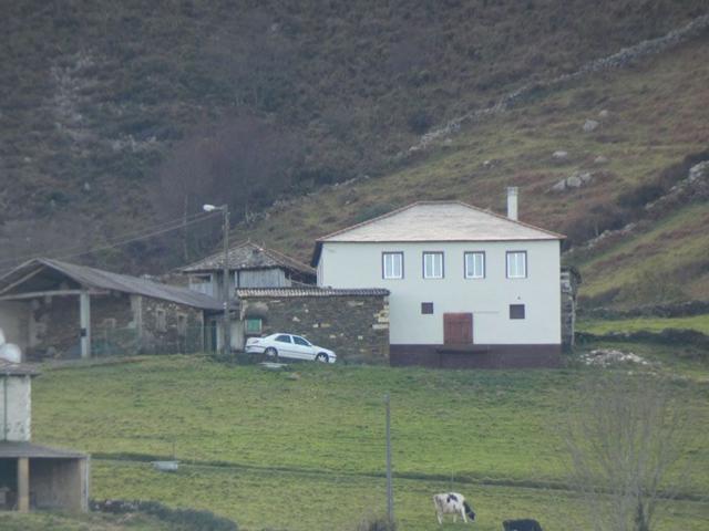 VENTA DE CASA CON ANEXOS Y FINCA EN ZONA DE MONTAÑA. photo 0